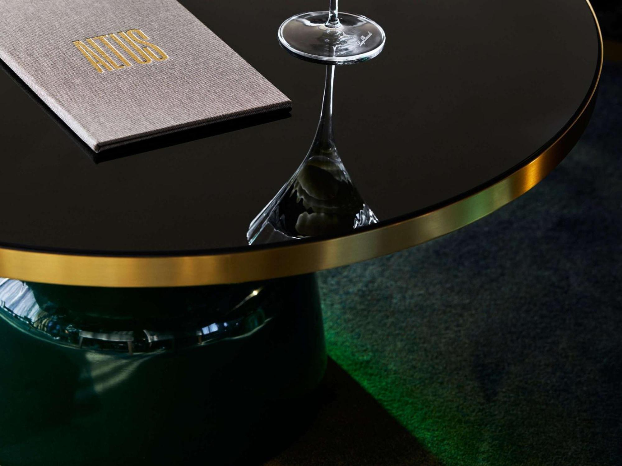 Hotel Chadstone Melbourne Mgallery Collection Exterior foto A table at the bar
